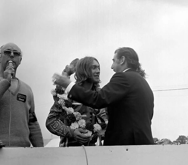 John Player British Grand Paix, Silverstone. Ron Haslam being presented with
