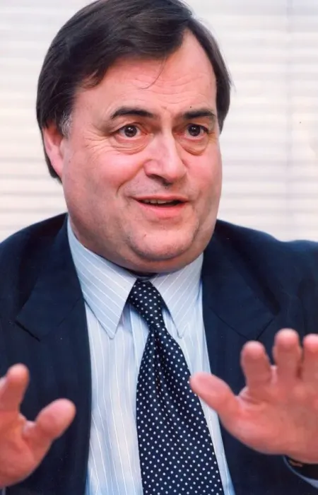 Framed Print : John Prescott visits Blakelaw Comprehensive school in Newcastle Framed Print : John Prescott visits Blakelaw Comprehensive school in Newcastle
