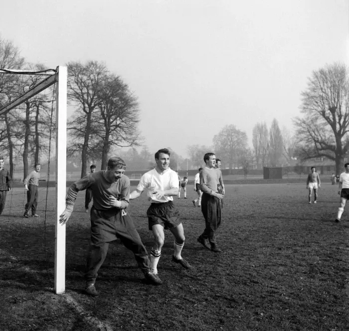 Framed Print : John Sillito Chelsea goalkeeper shares a private joke with Jimmy Greaves of Spurs during Framed Print : John Sillito Chelsea goalkeeper shares a private joke with Jimmy Greaves of Spurs during