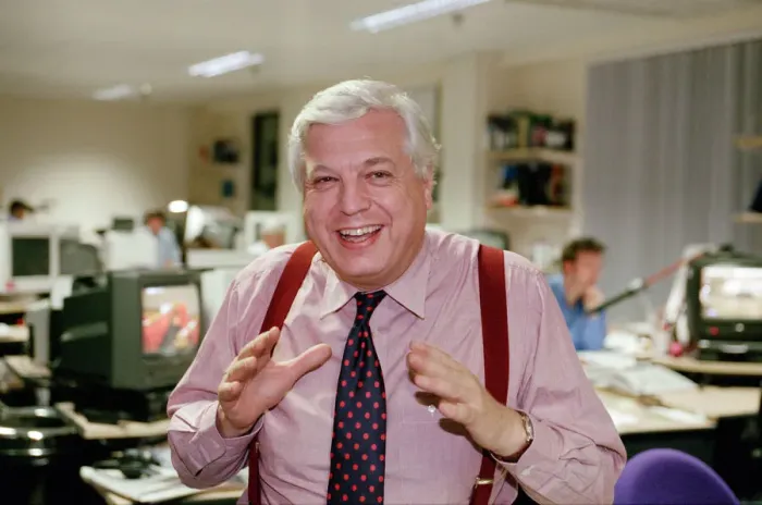 Framed Print : John Simpson BBC, news journalist. 24th November 1998 Framed Print : John Simpson BBC, news journalist. 24th November 1998