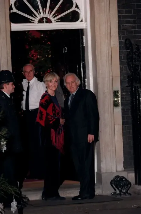 Framed Print : John Thaw Actor December 97 Attending party at No10 Downing Street with his wife
