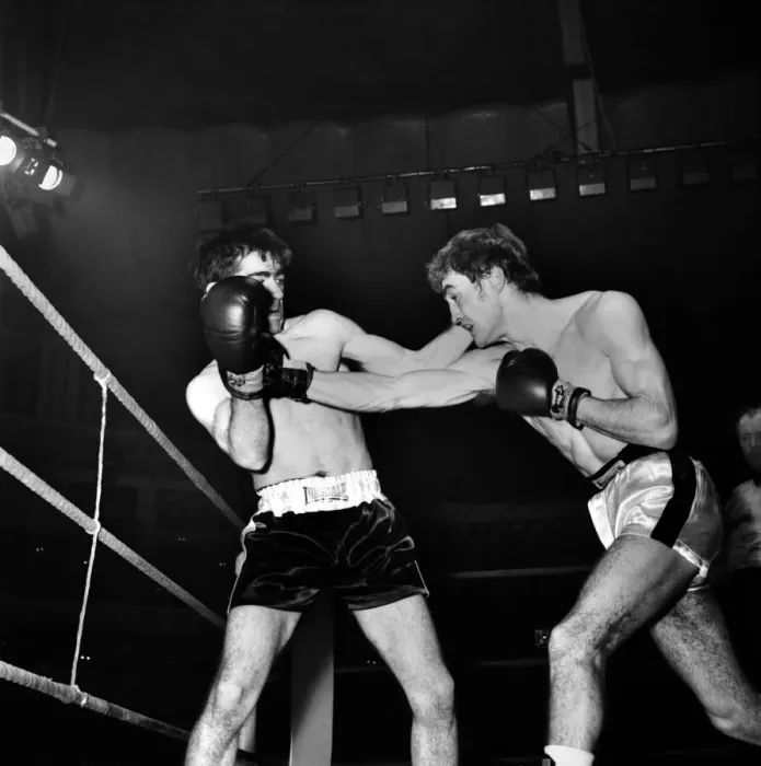 Framed Print : Johnny Clark v. Jackie Burke seen here at the Royal Albert Hall. December 1969 Z11627-004