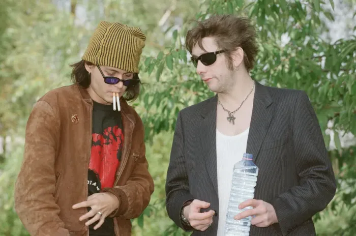 Framed Print : Johnny Depp (left in the hat) and singer Shane MacGowan Framed Print : Johnny Depp (left in the hat) and singer Shane MacGowan