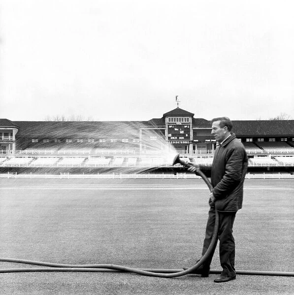 Johnny Gleeson Australian bowler and groundsman prepare Lords cricket pitch for 1st Match