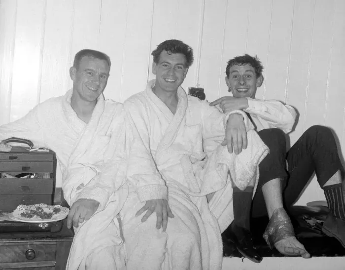 Framed Print : Johnny Haynes of Fulham in the dressing room with comedian Tommy Trinder after the league