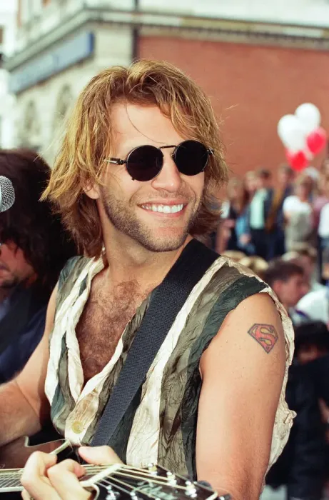 Framed Print : Jon Bon Jovi, lead singer of rock group Bon Jovi, busking in Covent Garden Framed Print : Jon Bon Jovi, lead singer of rock group Bon Jovi, busking in Covent Garden