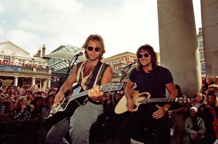 Framed Print : Jon Bon Jovi, lead singer of rock group Bon Jovi, busking in Covent Garden Framed Print : Jon Bon Jovi, lead singer of rock group Bon Jovi, busking in Covent Garden