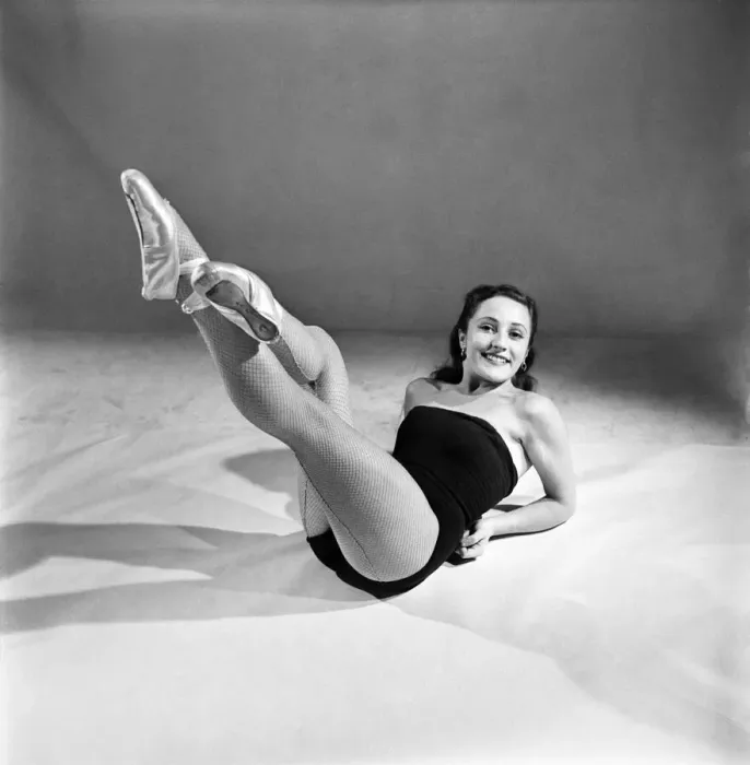 Framed Print : Josephine Gordon - New Theatre Arts Ballet. November 1953 D6820-003