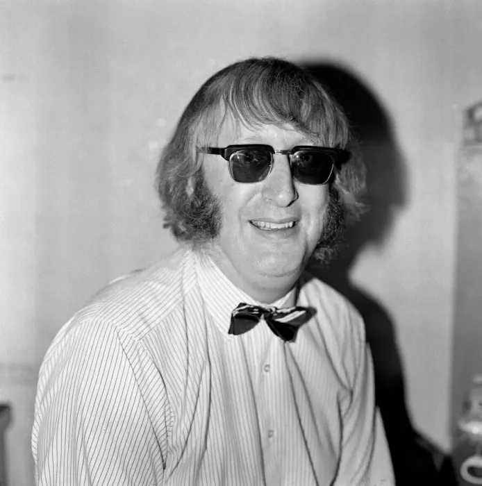 Framed Print : Journalist John McCririck. January 1984 Framed Print : Journalist John McCririck. January 1984