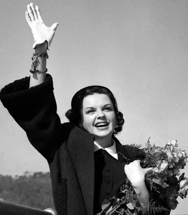 Framed Print : Judy Garland, American film star, arrives in Plymouth. April 1951 Framed Print : Judy Garland, American film star, arrives in Plymouth. April 1951