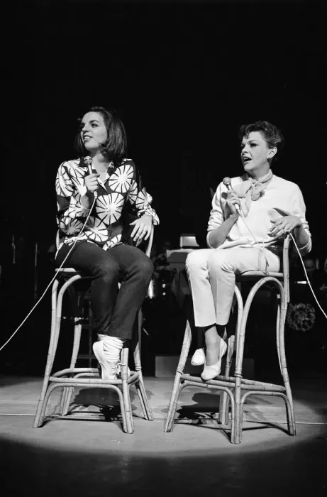 Framed Print : Judy Garland and her daughter Liza Minnelli are returning to the London Palladium for a