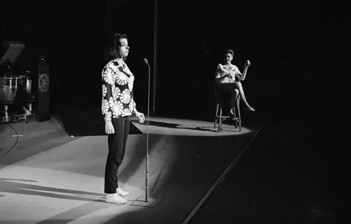 Framed Print : Judy Garland and her daughter Liza Minnelli are returning to the London Palladium for a
