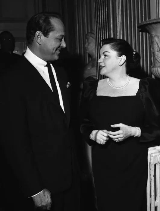 Framed Print : Judy Garland with her husband Sydney Luft at the Savoy Hotel in London 1957 Framed Print : Judy Garland with her husband Sydney Luft at the Savoy Hotel in London 1957