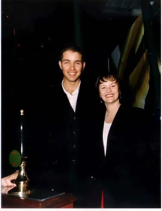 Framed Print : Julia Fawcett with actor Michael Marsden November 1997 Coronation Street set beer hand