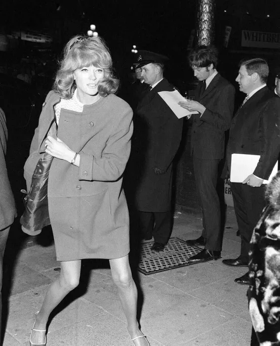 Framed Print : Julia Foster actress Oct 1967 arriving at the premier of the film How I won