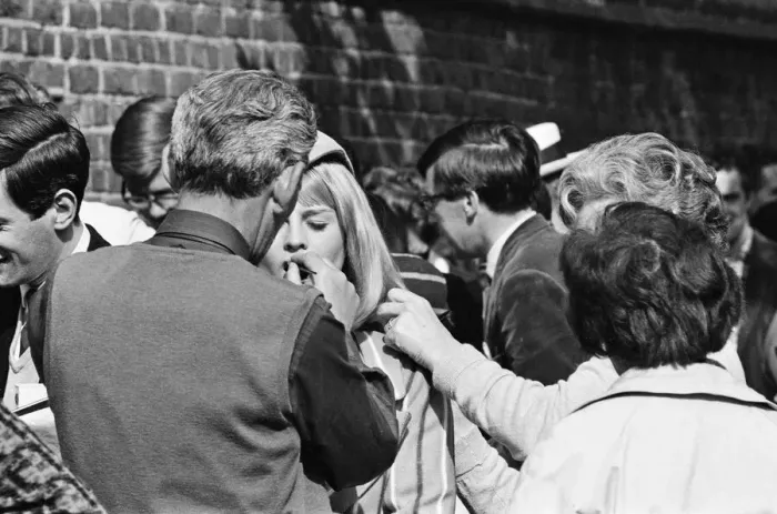 Framed Print : Julie Christie, actor, pictured on the set of the film Darling Framed Print : Julie Christie, actor, pictured on the set of the film Darling