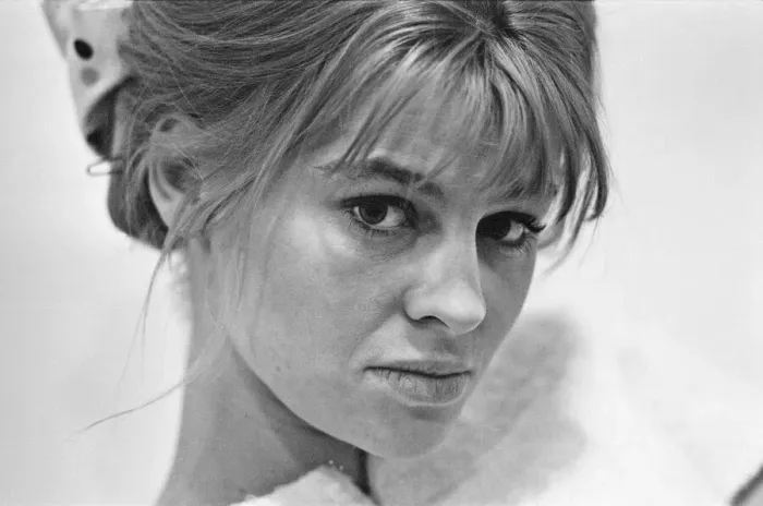 Framed Print : Julie Christie, actor, pictured on the set of the film Darling Framed Print : Julie Christie, actor, pictured on the set of the film Darling