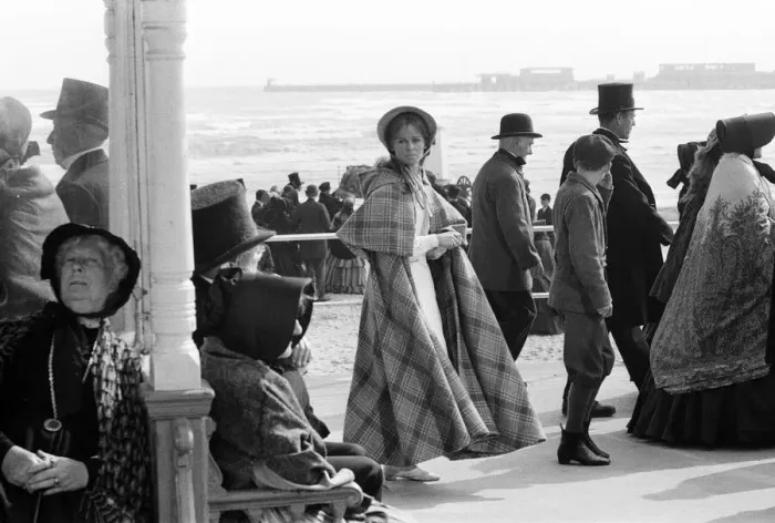 Framed Print : Julie Christie on the set of Far from the Madding Crowd'in Weymouth, Dorset Framed Print : Julie Christie on the set of Far from the Madding Crowd'in Weymouth, Dorset