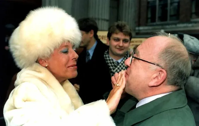 Framed Print : Julie Goodyear actress and actor Roy Barraclough TV Programme Coronation Street Framed Print : Julie Goodyear actress and actor Roy Barraclough TV Programme Coronation Street