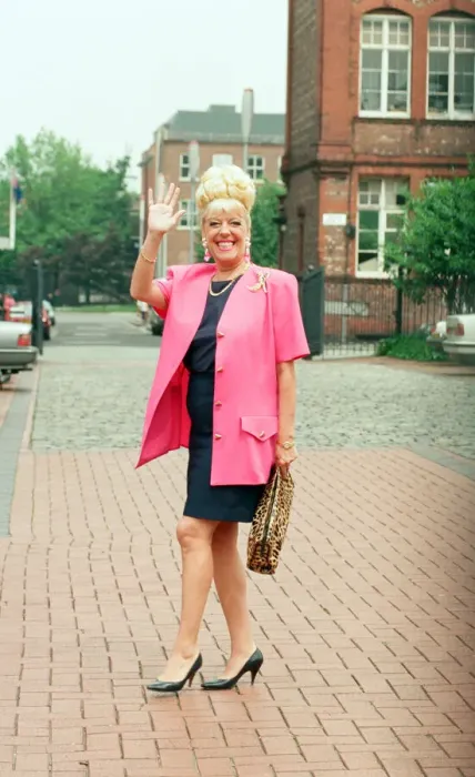 Framed Print : Julie Goodyear is pictured outside the set of Coronation Street greeting fans Framed Print : Julie Goodyear is pictured outside the set of Coronation Street greeting fans