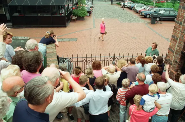 Framed Print : Julie Goodyear is pictured outside the set of Coronation Street greeting fans Framed Print : Julie Goodyear is pictured outside the set of Coronation Street greeting fans