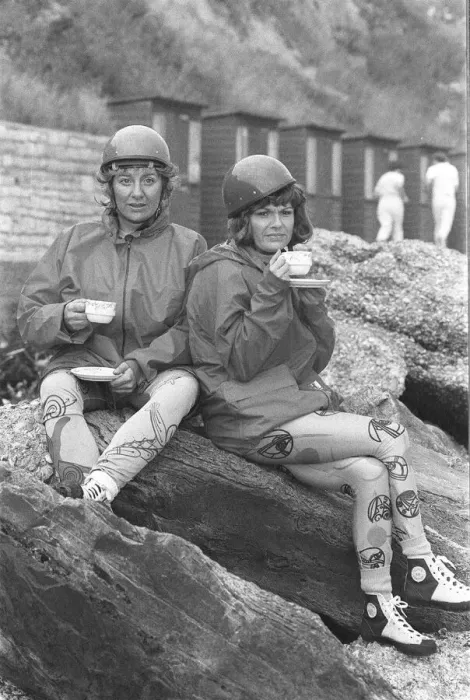 Framed Print : Julie Walters with Victoria Wood. Pictured in September 1986 Framed Print : Julie Walters with Victoria Wood. Pictured in September 1986