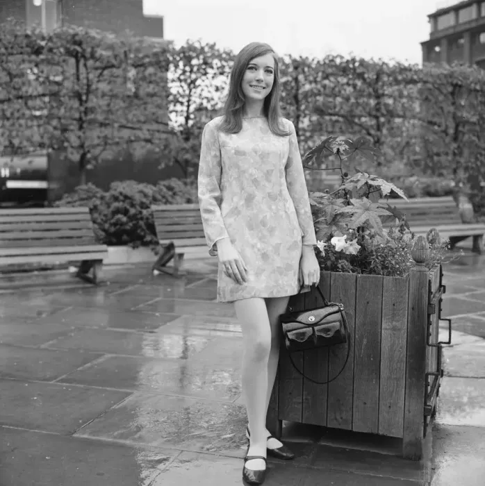 Framed Print : Julie Wills secretary who comes from Oxford seen here pictured in the City Framed Print : Julie Wills secretary who comes from Oxford seen here pictured in the City