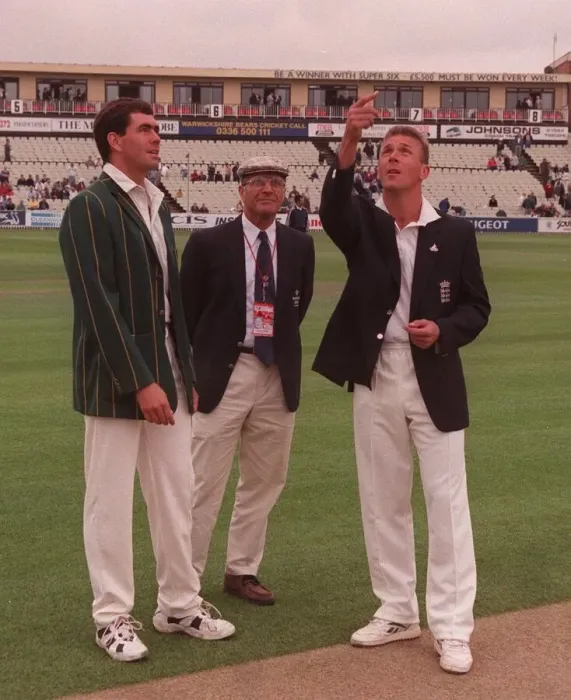 Framed Print : June 1998 Alec Stewart New England captain and Hansie Cronje South Africa captain Framed Print : June 1998 Alec Stewart New England captain and Hansie Cronje South Africa captain