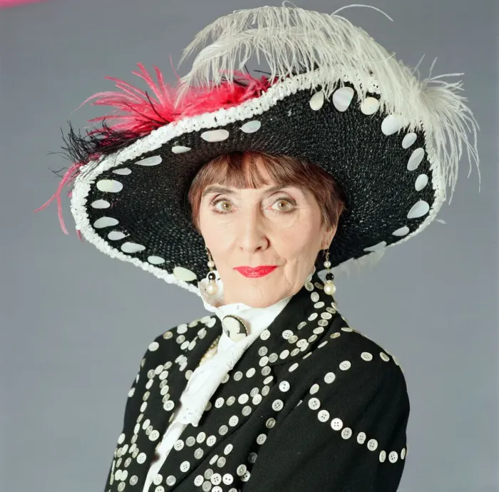 Framed Print : June Brown dressed as a Pearly Queen. 24th January 1995 Framed Print : June Brown dressed as a Pearly Queen. 24th January 1995