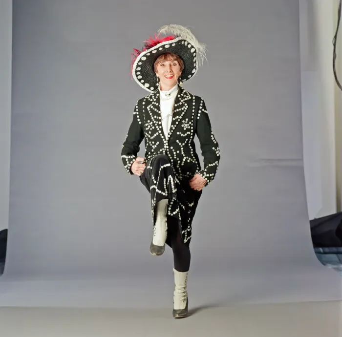 Framed Print : June Brown dressed as a Pearly Queen. 24th January 1995 Framed Print : June Brown dressed as a Pearly Queen. 24th January 1995