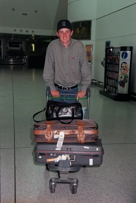 Framed Print : Justin Rose Golf September 1998 Schoolboy golf champion arriving at Heathrow