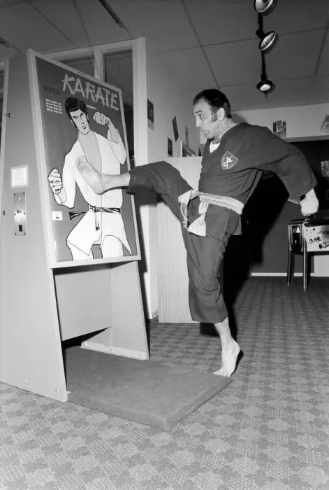 Framed Print : Karate Machine: Man / Machine / Unusual / Humour: Kung Fu man Baron Omidi tries out the new Framed Print : Karate Machine: Man / Machine / Unusual / Humour: Kung Fu man Baron Omidi tries out the new