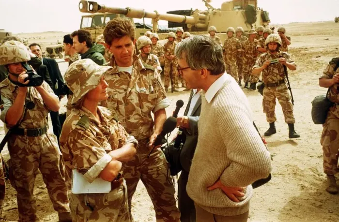 Framed Print : Kate Adie Television Reporter speaking to John Major at the battlefront during the Gulf