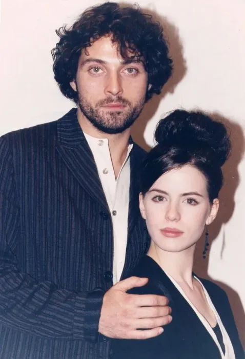 Framed Print : Kate Beckinsale and Rufus Sewell at Cold Comfort Farm photocall 29 / 12 / 1994 Framed Print : Kate Beckinsale and Rufus Sewell at Cold Comfort Farm photocall 29 / 12 / 1994