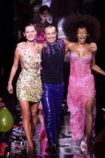 Kate Moss Supermodel September 1999 with Julien MacDonald Welsh fashion designer