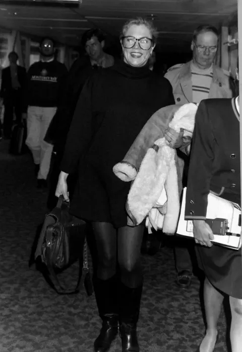 Framed Print : Kathleen Turner actress arriving at Heathrow Airport London from New York on Virgin Framed Print : Kathleen Turner actress arriving at Heathrow Airport London from New York on Virgin