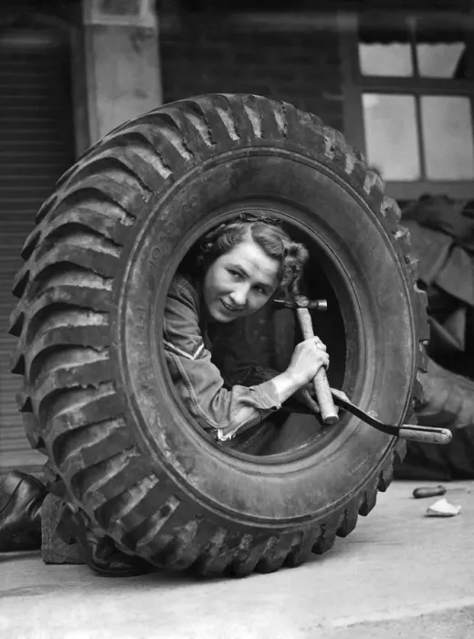 Framed Print : Keeping the Army Supplied. Scenes at an Ordance depot in the Home Counties Framed Print : Keeping the Army Supplied. Scenes at an Ordance depot in the Home Counties