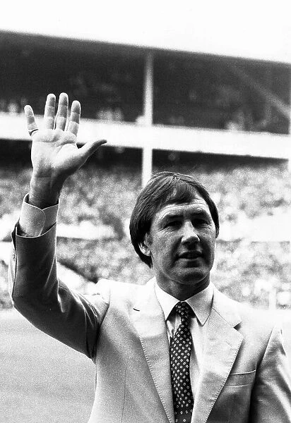 Keith Burkinshaw Tottenham Hotspur manager 1984 waves to the White Hart Lane fans