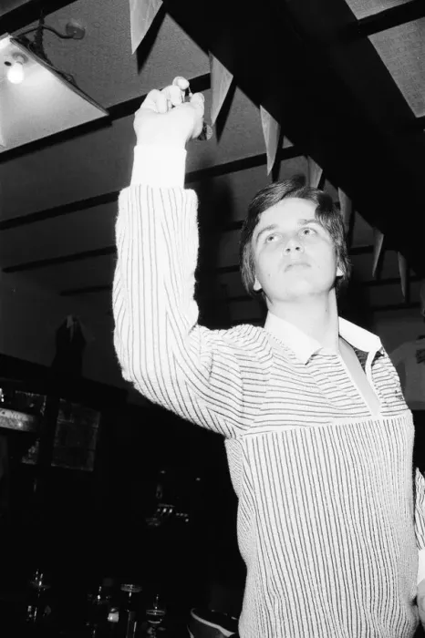 Framed Print : Keith Deller, World Darts Champion, at The Rising Sun, Whetstone. 18th January 1983 Framed Print : Keith Deller, World Darts Champion, at The Rising Sun, Whetstone. 18th January 1983