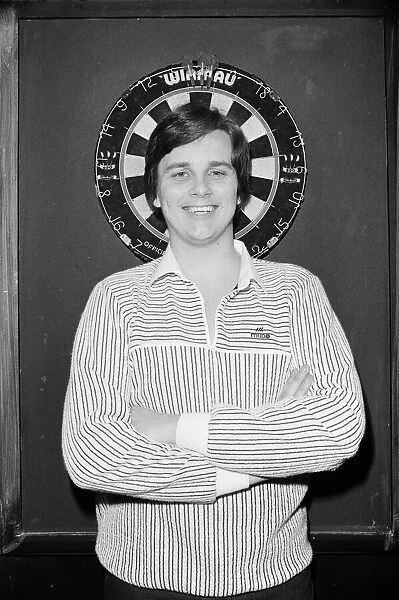 Keith Deller, World Darts Champion, at The Rising Sun, Whetstone. 18th January 1983