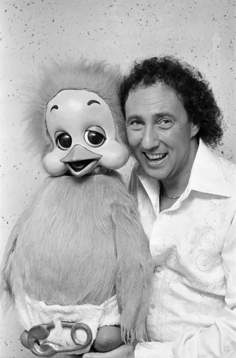 Framed Print : Keith Harris, ventriloquist and dummy, Orville the Duck, 8th June 1983 Framed Print : Keith Harris, ventriloquist and dummy, Orville the Duck, 8th June 1983