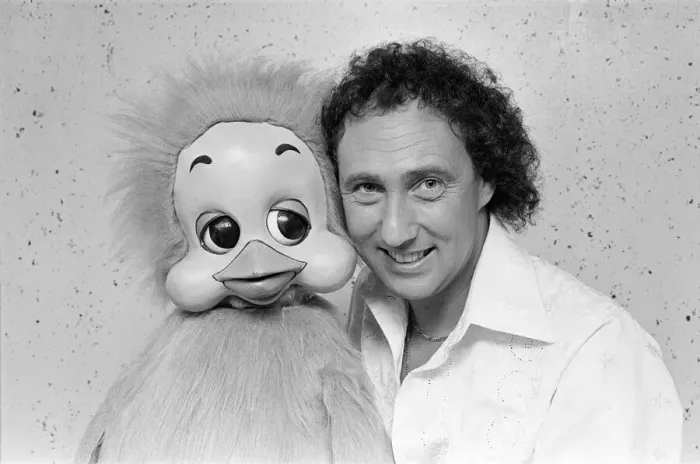 Framed Print : Keith Harris, ventriloquist and dummy, Orville the Duck, 8th June 1983 Framed Print : Keith Harris, ventriloquist and dummy, Orville the Duck, 8th June 1983