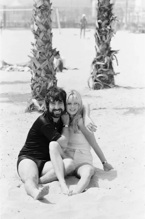 Framed Print : Keith Moon, drummer of The Who rock group with model Annette Lax in the resort of Malibu