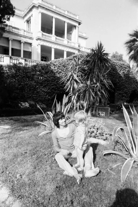 Framed Print : Keith Richard and Anita Pallenbergs South of France residence