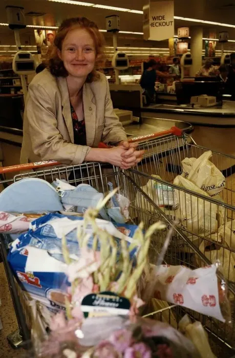 Framed Print : Kelly Hunter Actress shopping at her local sainsburys standing with trollys