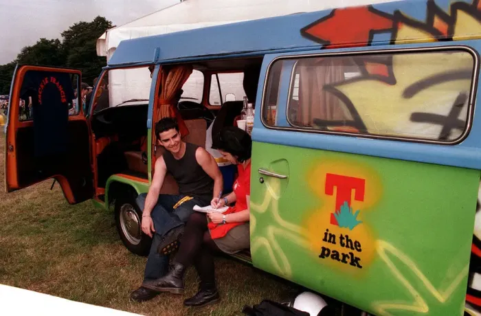 Framed Print : Kelly Jones lead singer of Stereophonics being intervied at T in the Park July 1999 Framed Print : Kelly Jones lead singer of Stereophonics being intervied at T in the Park July 1999