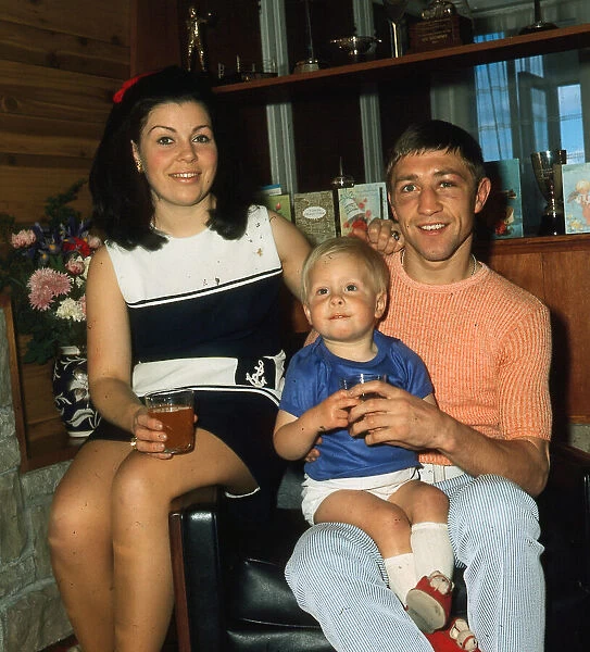 Ken Buchanan boxer February 1975 With wife Carol Buchanan and son Mark Buchanan