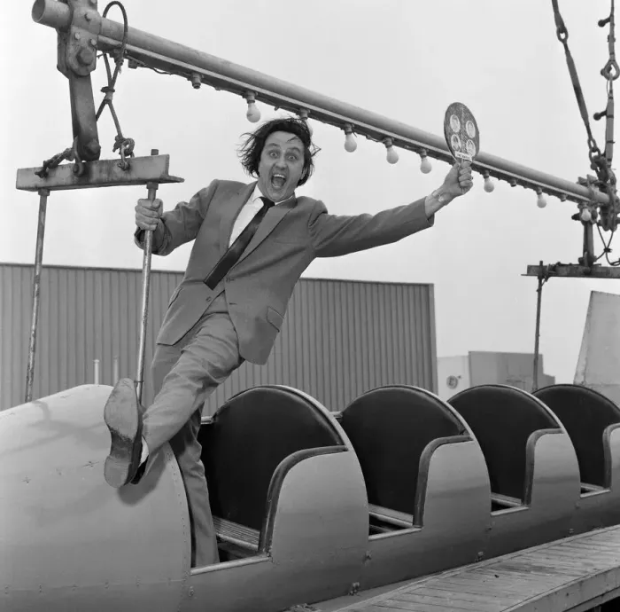 Framed Print : Ken Dodd, appearing in The Big Show of 1964 at the Blackpool Opera House Framed Print : Ken Dodd, appearing in The Big Show of 1964 at the Blackpool Opera House