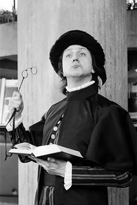 Framed Print : Ken Dodd appears in the role of Malvolio in Twelfth Night at Liverpool Framed Print : Ken Dodd appears in the role of Malvolio in Twelfth Night at Liverpool