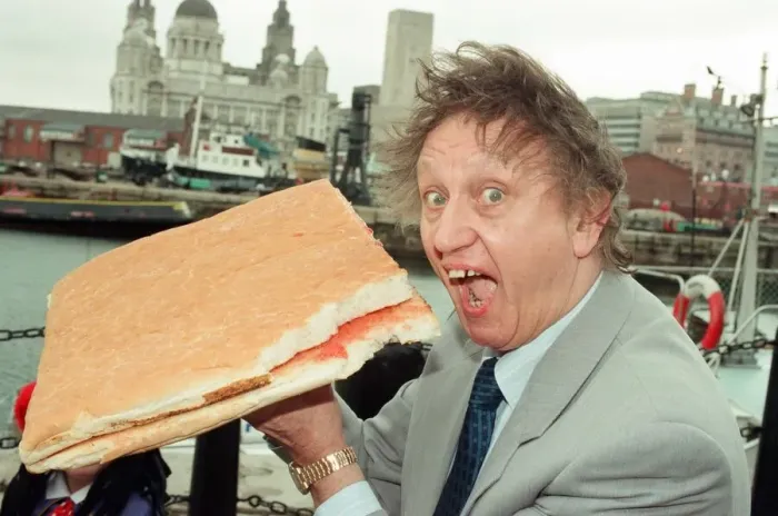 Framed Print : Ken Dodd launches the bring back the jam butty campaign at the Maritime Museum